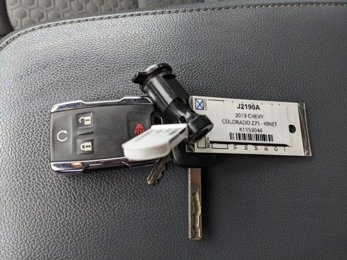 Used 2019 Chevrolet Colorado Z71 image 34