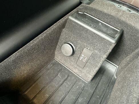 Used 2022 BMW 750i xDrive image 41