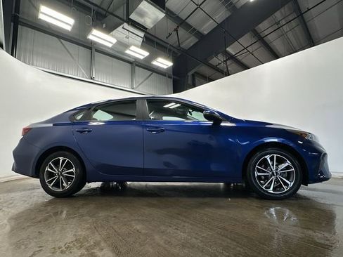 Used 2023 Kia Forte LXS w/ LXS Technology Package image 3