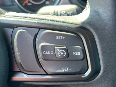 Used 2023 Jeep Gladiator Sport AWD/4WD image 20