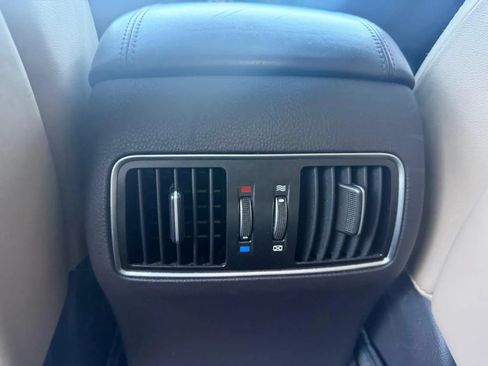 Used 2012 Hyundai Equus Signature RWD image 26
