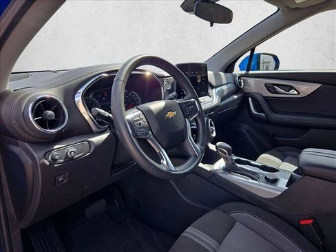 Used 2025 Chevrolet Blazer LT FWD image 10