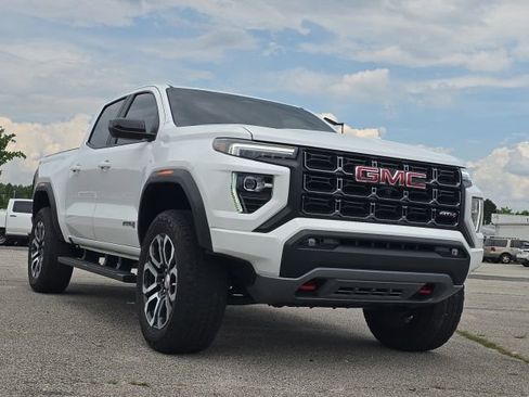 Used 2024 GMC Canyon AT4 w/ AT4 Premium Package AWD/4WD image 7
