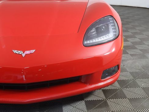 Used 2006 Chevrolet Corvette Coupe w/ Preferred Equipment Group RWD image 9