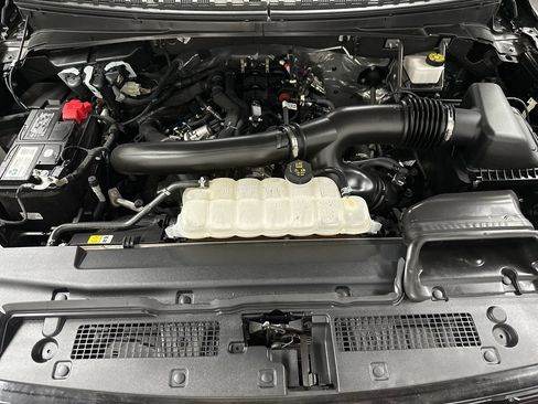 Used 2024 Ford Expedition XLT AWD/4WD image 43