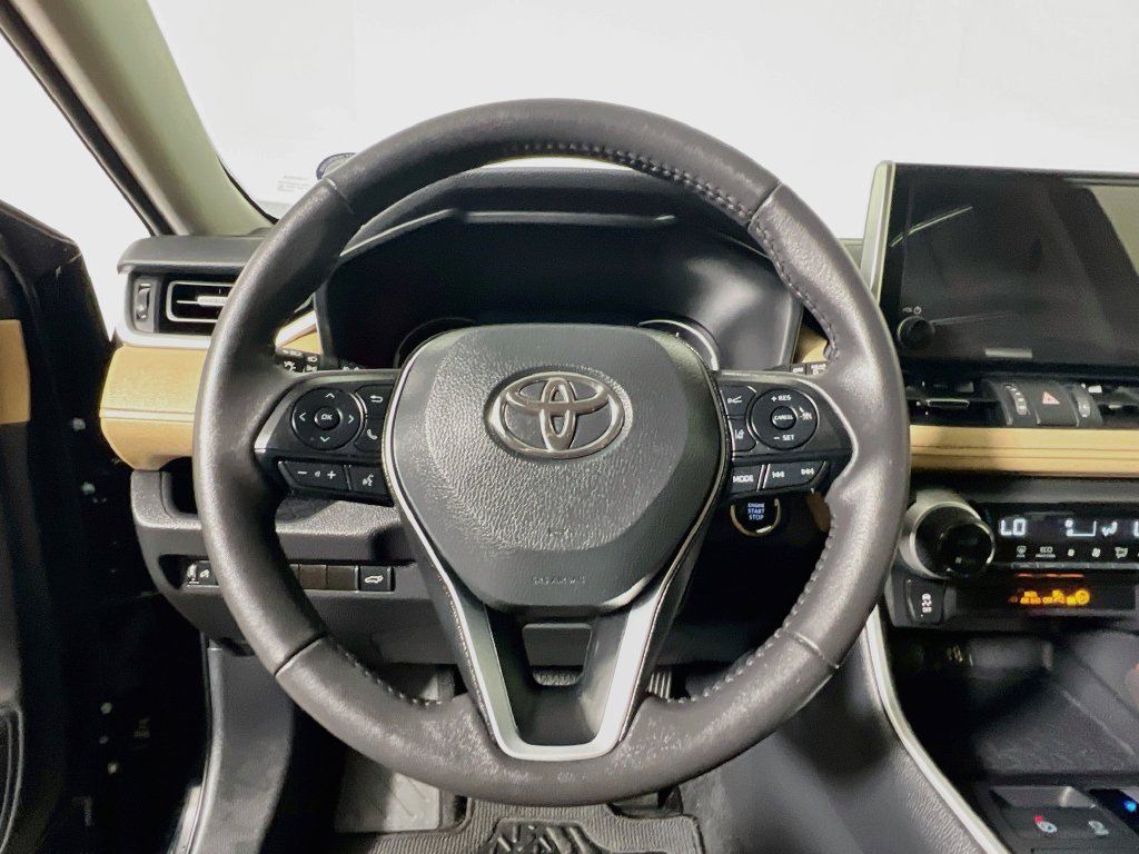 Used 2025 Toyota RAV4 XLE Premium FWD image 17