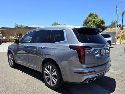 Used 2020 Cadillac XT6 Premium Luxury FWD image 3