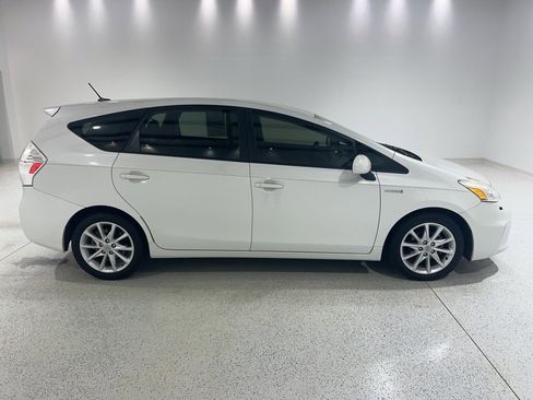 Used 2013 Toyota Prius V Two image 6