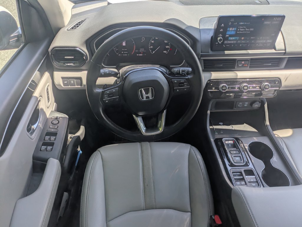 Used 2025 Honda Pilot EX-L image 17