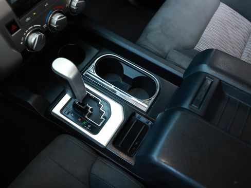 Used 2017 Toyota Tundra SR5 w/ SR5 Upgrade Package image 44