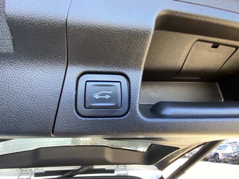 Used 2019 GMC Acadia Denali w/ Technology Package image 9