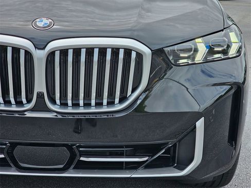 Used 2026 BMW X5 sDrive40i w/ Parking Assistance Package image 9