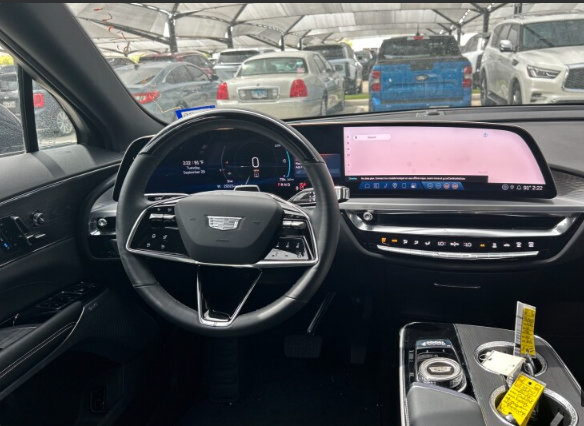 Certified 2024 Cadillac Lyriq Sport AWD/4WD image 6