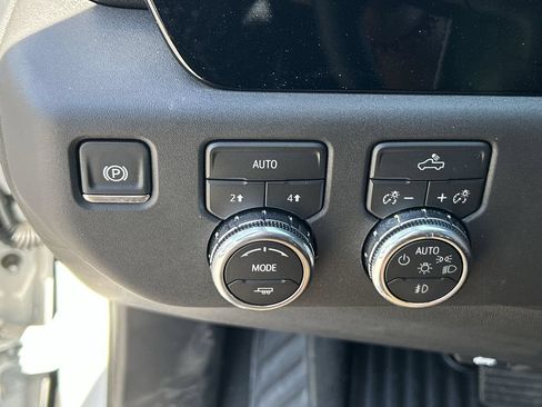 New 2026 GMC Sierra 1500 Elevation AWD/4WD image 18