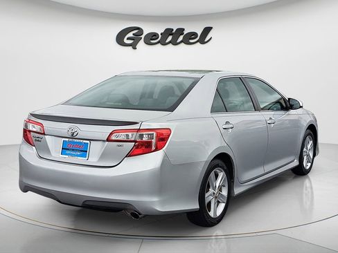 Used 2012 Toyota Camry SE FWD image 5