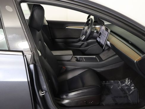 Used 2023 Tesla Model 3 Standard Range image 29