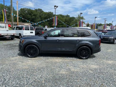 Used 2022 Kia Telluride SX w/ SX Prestige Package image 9