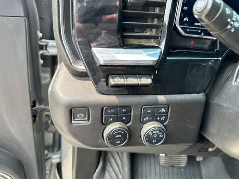 Used 2024 Chevrolet Silverado 2500 High Country w/ High Country Premium Package AWD/4WD image 12