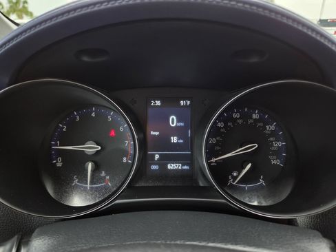 Used 2022 Toyota C-HR XLE FWD image 39