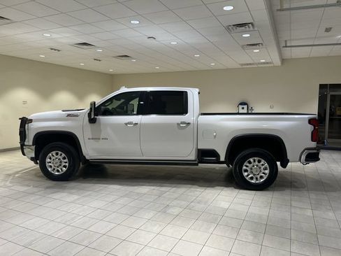 Used 2024 Chevrolet Silverado 2500 LTZ w/ LTZ Premium Package AWD/4WD image 2