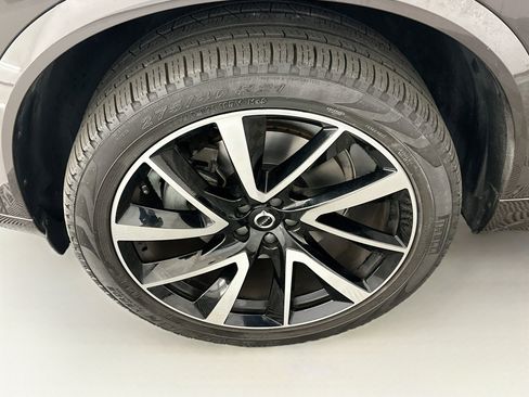 Used 2023 Volvo XC90 B5 Plus w/ Protection Package Premier AWD/4WD image 11