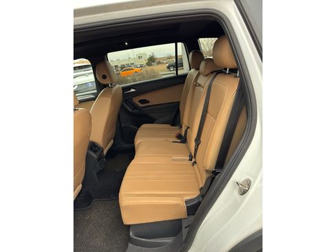 Used 2022 Volkswagen Tiguan SE R-Line image 15