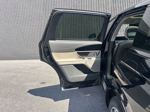 Certified 2025 Lincoln Nautilus Reserve AWD/4WD image 14