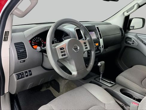 Used 2015 Nissan Frontier SV w/ SV Value Truck Package AWD/4WD image 15