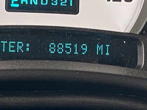 Used 2003 HUMMER H2 w/ Preferred Equipment Group image 22