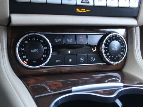 Used 2014 Mercedes-Benz CLS 550 4MATIC image 34