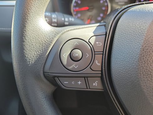 Used 2020 Toyota RAV4 XLE image 29