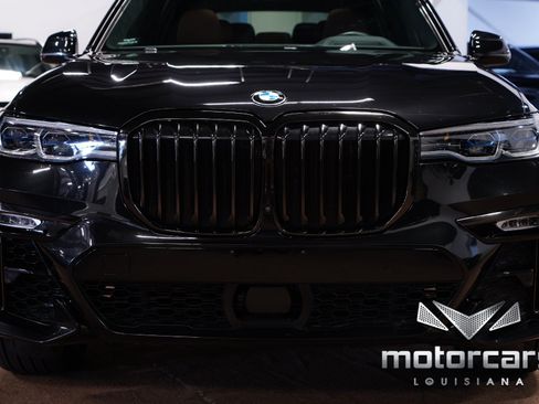 Used 2021 BMW X7 M50i w/ Dynamic Handling Package AWD/4WD image 10