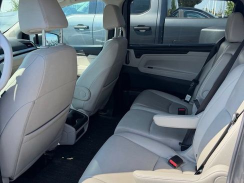 Used 2025 Honda Odyssey EX-L image 6