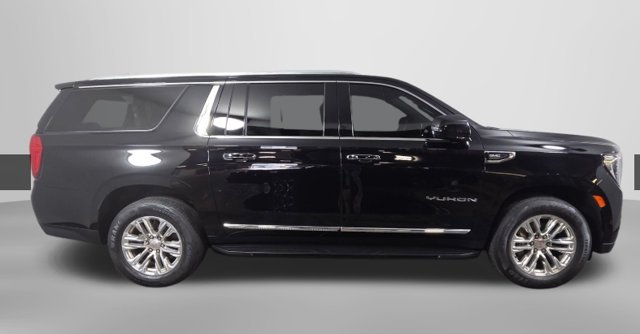 Used 2021 GMC Yukon XL SLT w/ SLT Luxury Plus Package AWD/4WD image 4