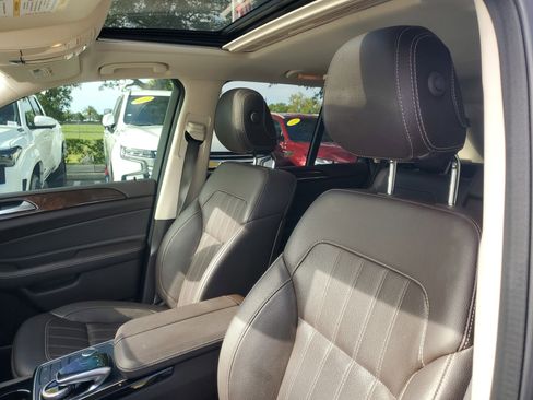 Used 2019 Mercedes-Benz GLE 400 4MATIC image 18