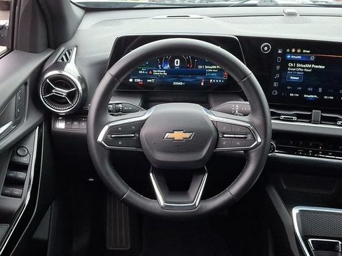 Used 2025 Chevrolet Equinox LT AWD/4WD image 19