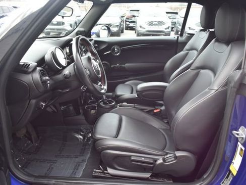 Used 2019 MINI Cooper S w/ Signature Upholstery Package FWD image 16