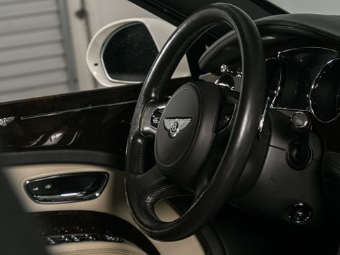 Used 2013 Bentley Mulsanne w/ Premiere Specification Pkg image 38