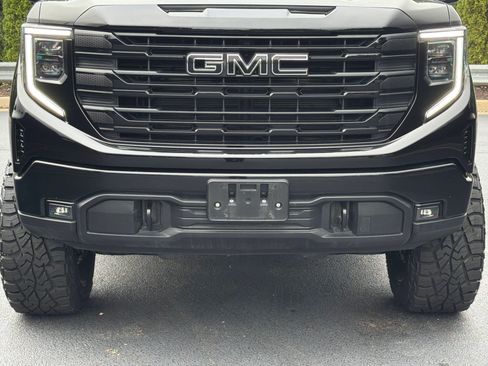 Used 2023 GMC Sierra 1500 Elevation w/ Preferred Package AWD/4WD image 18