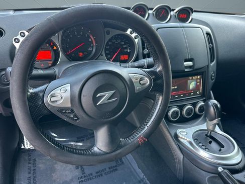 Used 2016 Nissan 370Z Coupe RWD image 27