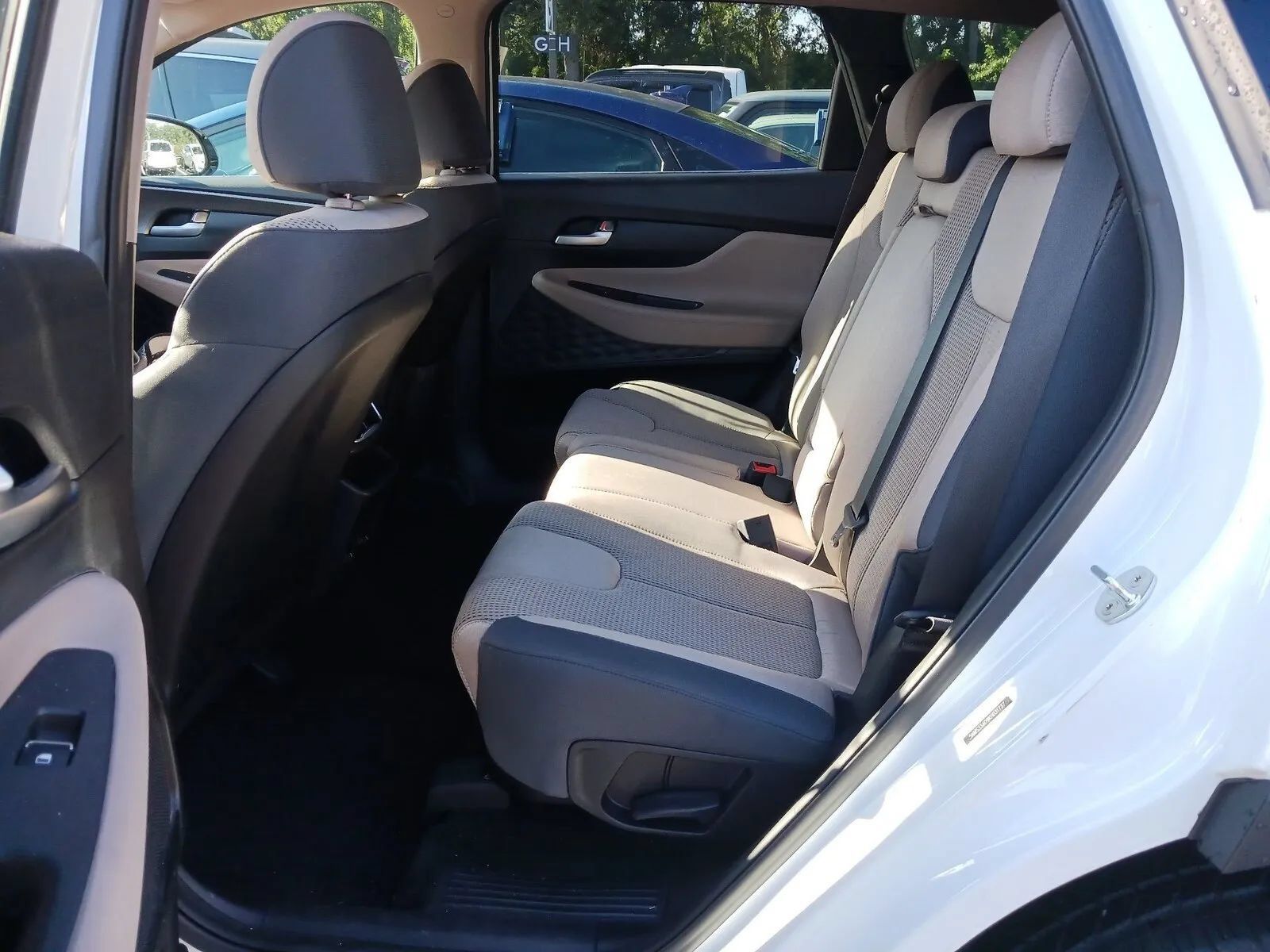 Used 2019 Hyundai Santa Fe SEL FWD image 5