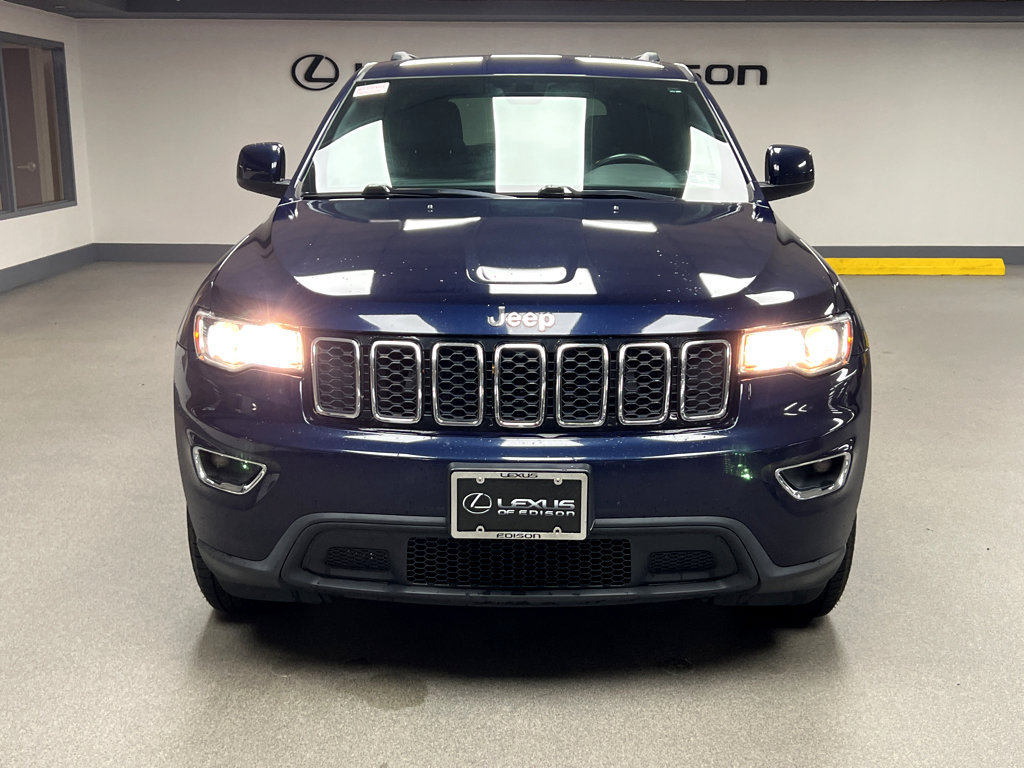 Used 2017 Jeep Grand Cherokee Laredo w/ Quick Order Package 23E AWD/4WD image 2