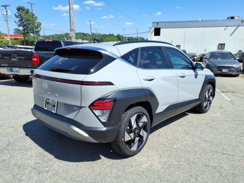 New 2026 Hyundai Kona Limited FWD image 3