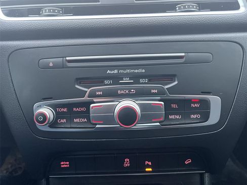 Used 2018 Audi Q3 2.0T Premium Plus w/ Premium Plus Package image 19