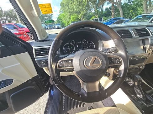 Used 2020 Lexus GX 460 Premium w/ Premium Package AWD/4WD image 17