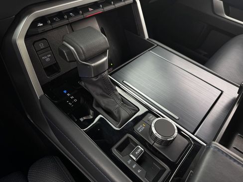 Used 2025 Toyota Tundra Platinum image 20