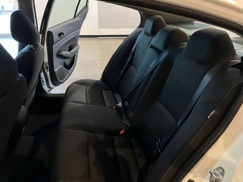 Used 2025 Nissan Altima 2.5 SV FWD image 34