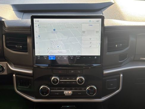 Used 2022 Ford Expedition XLT image 14