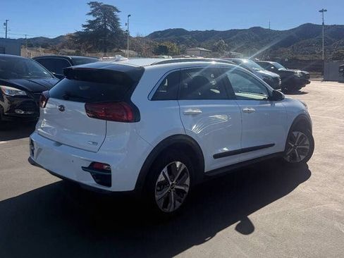 Used 2020 Kia Niro EX Premium w/ Cold Weather Package FWD image 6