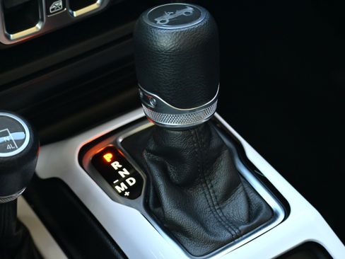 Used 2019 Jeep Wrangler Unlimited Sport S image 25